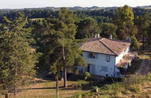 Isola Farnese House | Villa in Rome with pool along via Francigena, suitable for families and pets