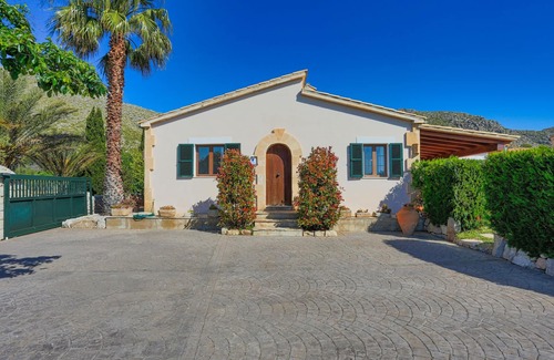 Les Palmeres Villa | Villa In Siller - Peaceful Location & Privacy - Walking distance to town center