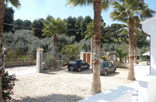 Defensola Villa | Villa in Vieste 150 m from the sea and from the beach with veranda and garden.