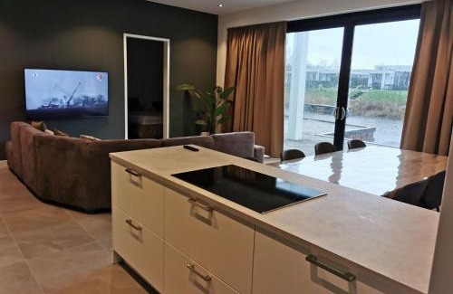 Zeewolde Villa | Villa in Zeewolde by Veluwemeer Beach