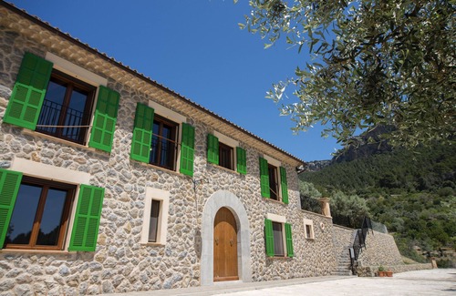 Puigpunyent Villa | VILLA ISLA-IDEAL FOR FAMILIES -FREE WIFI -BBQ-CHILDREN'S AREA- ECOLOGICAL HOUSE