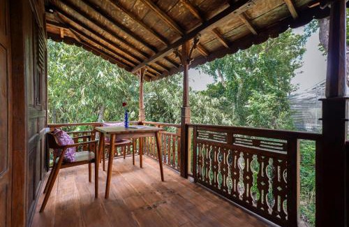Mas Villa | Villa Joglo Taman Reren