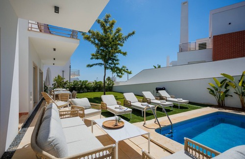 Patio Villa | Villa Jute OCV - Private pool and garage