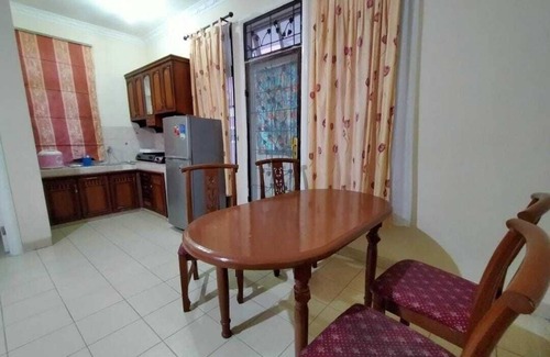 Cipanas Villa | Villa Kota bunga Puncak