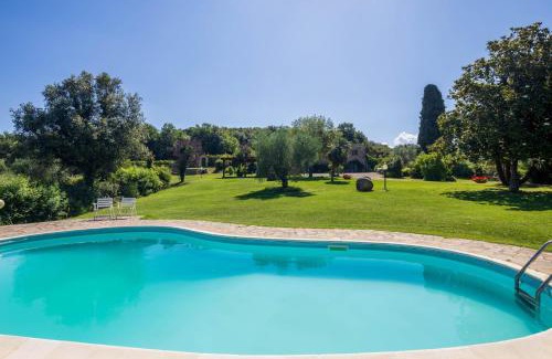 Campagnatico Villa | Villa la Fornace by VacaVilla