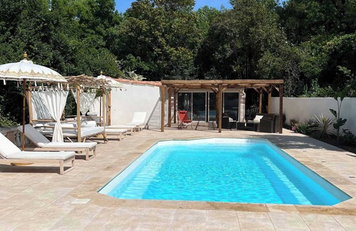 11th Arrondissement House | Villa La Tahitienne S