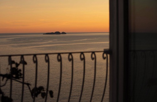 Positano House | Villa Le Sirene with Private Jacuzzi, Sea View