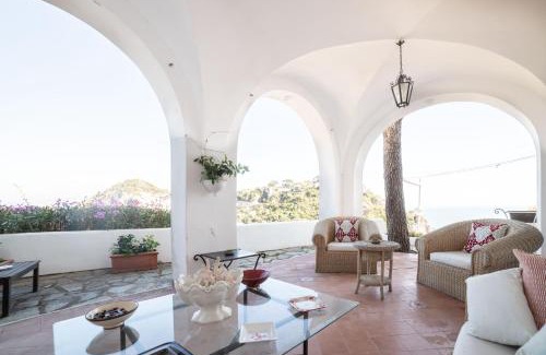 Marina Piccola Villa | Villa Le Tuie by Elite Villas