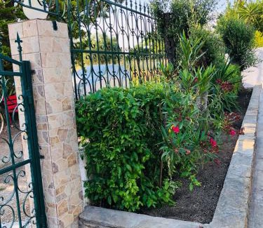 Gerakini Apartment | Villa Leah Apartment