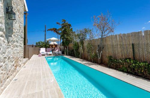 Kato Gouves Villa | Villa Lefkippos by Villa Plus