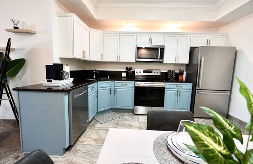 Cocoa Beach Villa | Villa Lidō -2BR Coastal Charm/Stargaze & Beach Walks