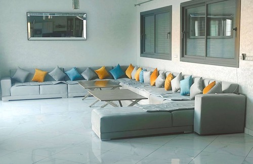 Ahl Angad Villa | Villa Lina Exceptionnelle Avec sa Piscine Olympique de 18x6 m