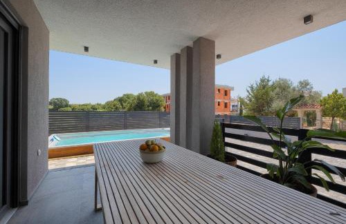 Stinjan Villa | Villa Loreta near Fažana for 7 plus 1 people with luxury private jacuzzi only 600 meters from sea