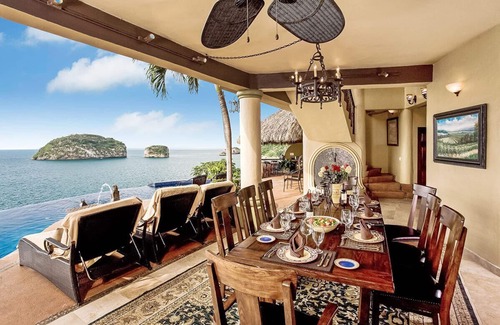 South Shore Hotel Area Villa | VILLA LOS ARCOS: 5 Star Oceanfront With Full Staff