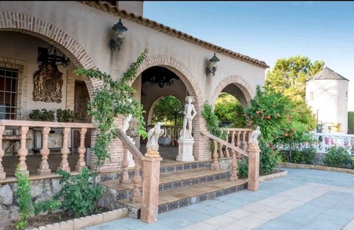 Miguel Esteban Ski Chalet | Villa Los Olivos