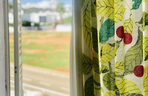 Vista de los Angeles-Rumina Ski Chalet | VILLA LOS REMOS SEAVIEW