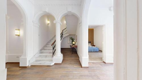 Tower Road Villa | Villa Luma With Heated Pool, Jacuzzi, Gym, Sauna and Cinema Room