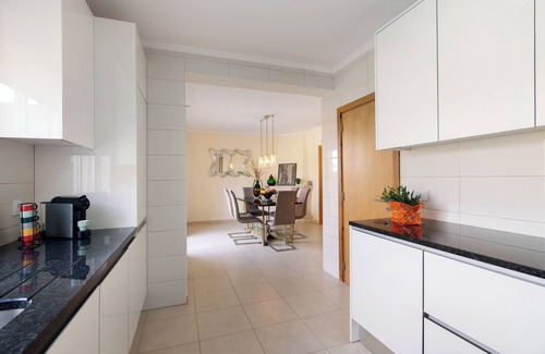 Monte Raposo Villa | Villa 'Machado' with Private Pool, Balcony and Wi-Fi