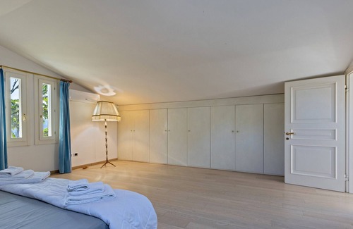 Arcugnano Villa | 'Villa Magnolia' with Shared Pool, Wi-Fi and Air Conditioning