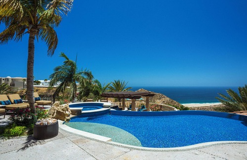 Pedregal House | Villa Maria, days begin with ocean breezes and end with candlelight and calm!