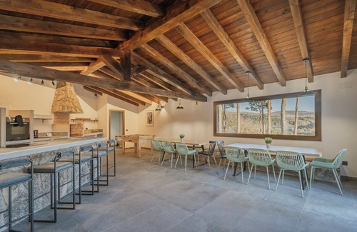 Peguerinos Villa | Villa 'Marieta' with Lake View, Wi-Fi and Air Conditioning