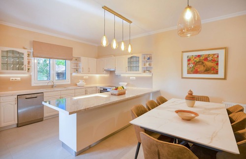 Kato Korakiana Villa | Villa marifei Corfunna luxury villa retreat with bbq, garden and swimming pool