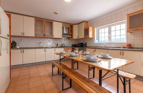 Arruda dos Pisoes Villa | Villa 'Marmeleira Country House' with Private Terrace, Wi-Fi and Air Conditioning