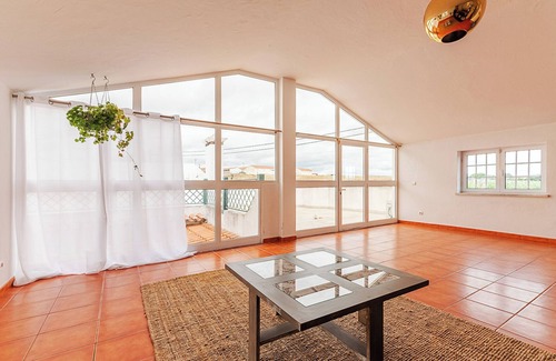 Arruda dos Pisoes Villa | Villa 'Marmeleira Country House' with Private Terrace, Wi-Fi and Air Conditioning