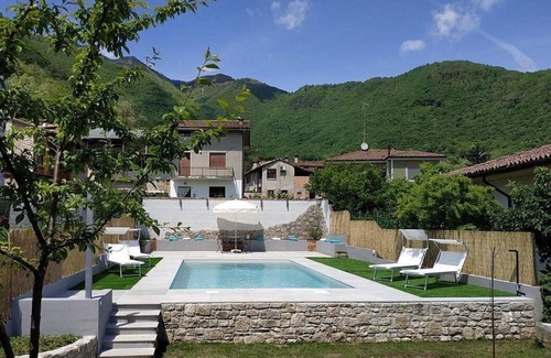 Miane House | Villa Marsica B: A welcoming apartment immersed in a splendid landscape, in the heart of a wonderful little town, with Free WI-FI.