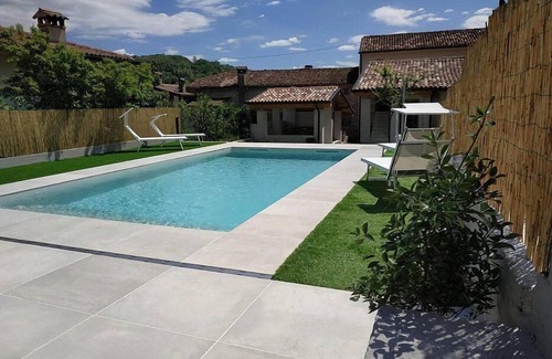 Miane House | Villa Marsica B: A welcoming apartment immersed in a splendid landscape, in the heart of a wonderful little town, with Free WI-FI.