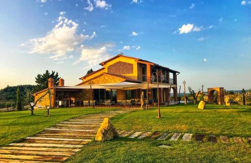 Peccioli Villa | Villa Massimiliano by PosarelliVillas