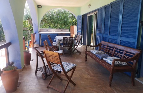 Marina di Campo Villa | Villa Medusa 8 bed Edge of the Sea