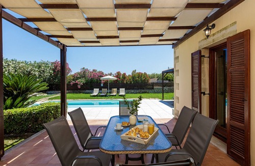 Adelianos Kampos Villa | Villa Mera,pool,near the beach & all amenities