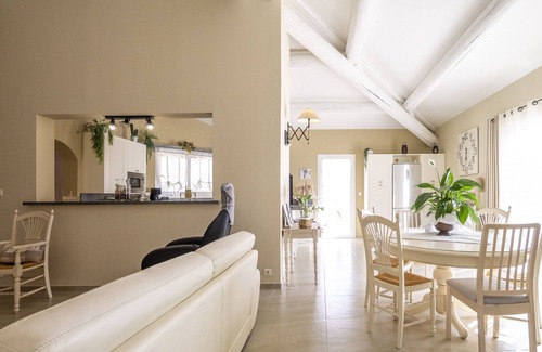 Noves Villa | Villa Mireillo Cozy villa with private pool for 6p