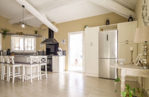 Noves Villa | Villa Mireillo Cozy villa with private pool for 6p