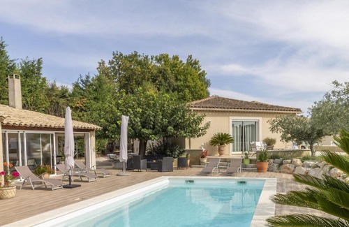 Noves Villa | Villa Mireillo