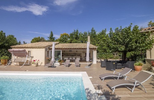 Noves Villa | Villa Mireillo