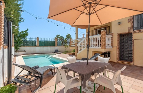 Padul House | Villa 'Miriam' with Mountain View, Private Pool and Wi-Fi