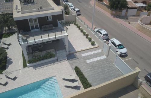 Puerto Marino Villa | Villa Mondrian