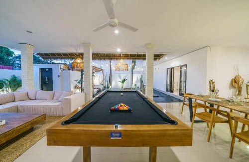 Batu Bolong Villa | Villa Moorea : Tropical Vibes - 3 min from beach
