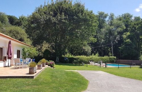 Camposeiras House | Villa near the beach, with pool, large garden and barbecue.