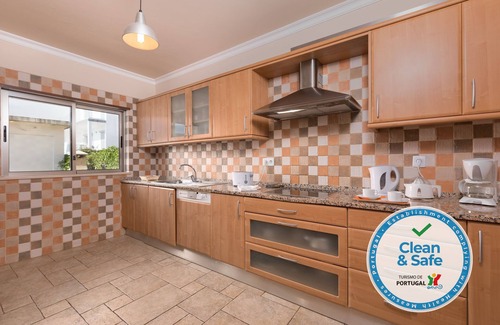 Gale Villa | Villa near the Galé beach with swimming pool and tastefully decorated