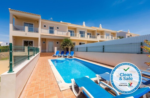 Gale Villa | Villa near the Galé beach with swimming pool and tastefully decorated