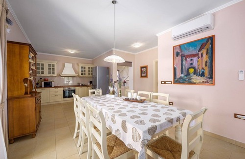 Radetici Villa | Villa Neo by Villsy in Tinjan