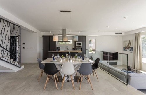 Kastel Gomilica Villa | Villa Noni - heated pool, sea view, bbq & garage