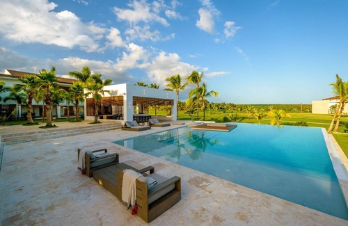 Las Palmas Villa | Villa Nova in Casa de Campo by Personal Villas - World-Class Amenities