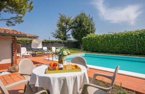 San Benedetto di Lugana Villa | Villa Oasi With Private Pool - Happy Rentals