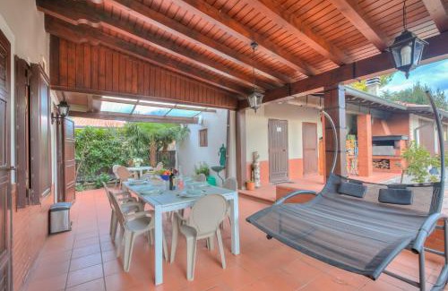 San Benedetto di Lugana Villa | Villa Oasi With Private Pool - Happy Rentals