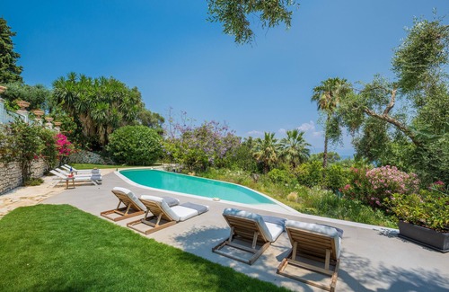 Dafnata Villa | Villa Olea -private infinity pool, stunning sea views, fast internet, sleeps 10+
