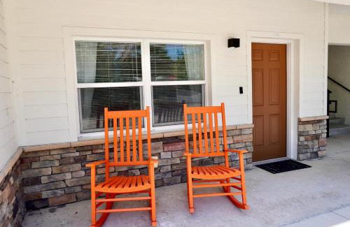 Crescent Beach Apartment | Villa Olivō -2BR Modern Luxury-River & Ocean Access